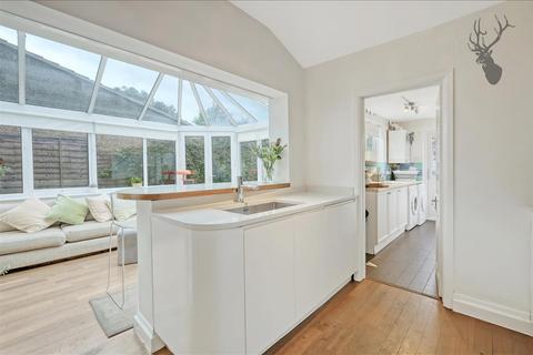 92 Forest Glade, London, E4 9RJ