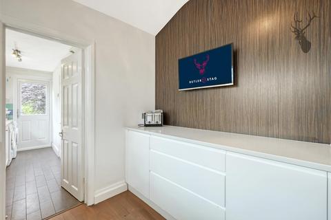 92 Forest Glade, London, E4 9RJ