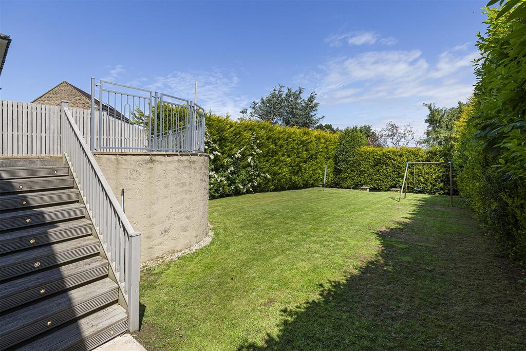Bramleys Estate Agents - Butternab Road (70).jpg