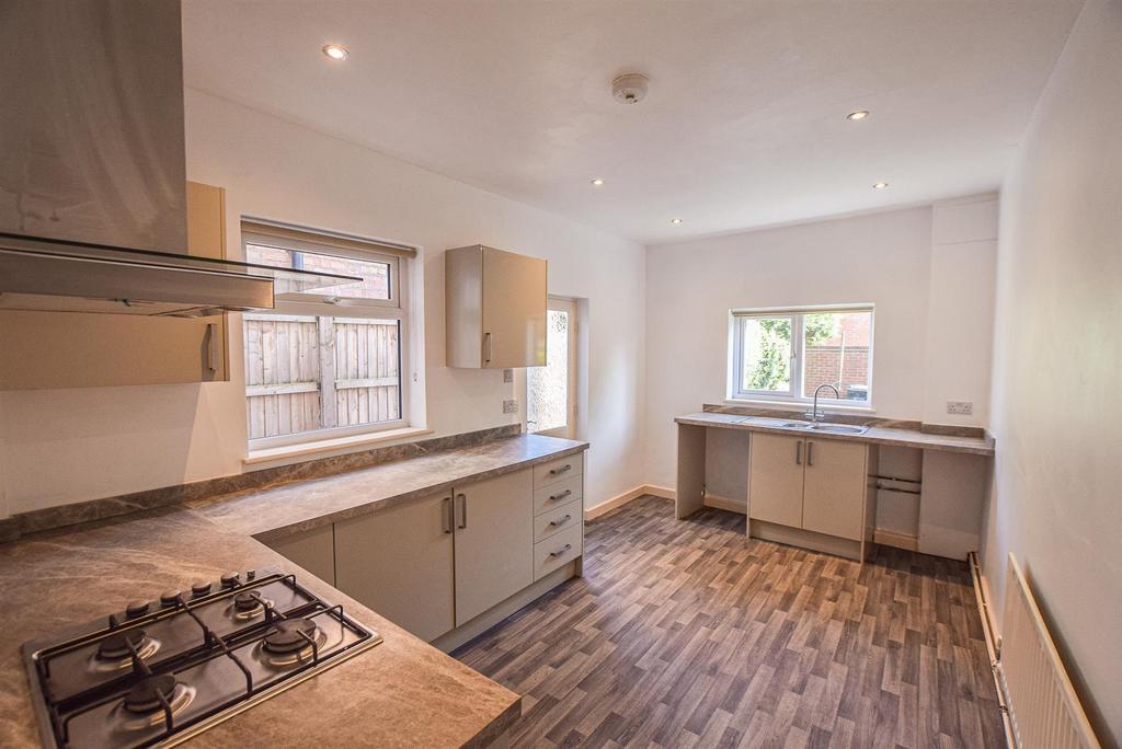 St Dunstans, 36 kitchen new.jpg