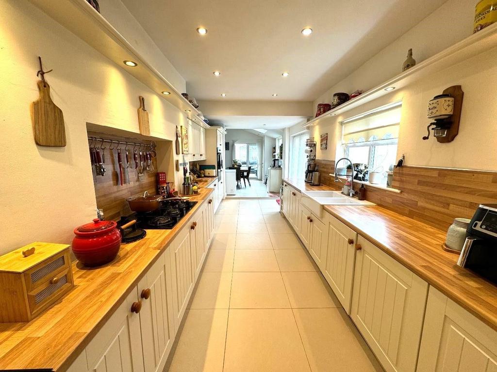 Dining kitchen