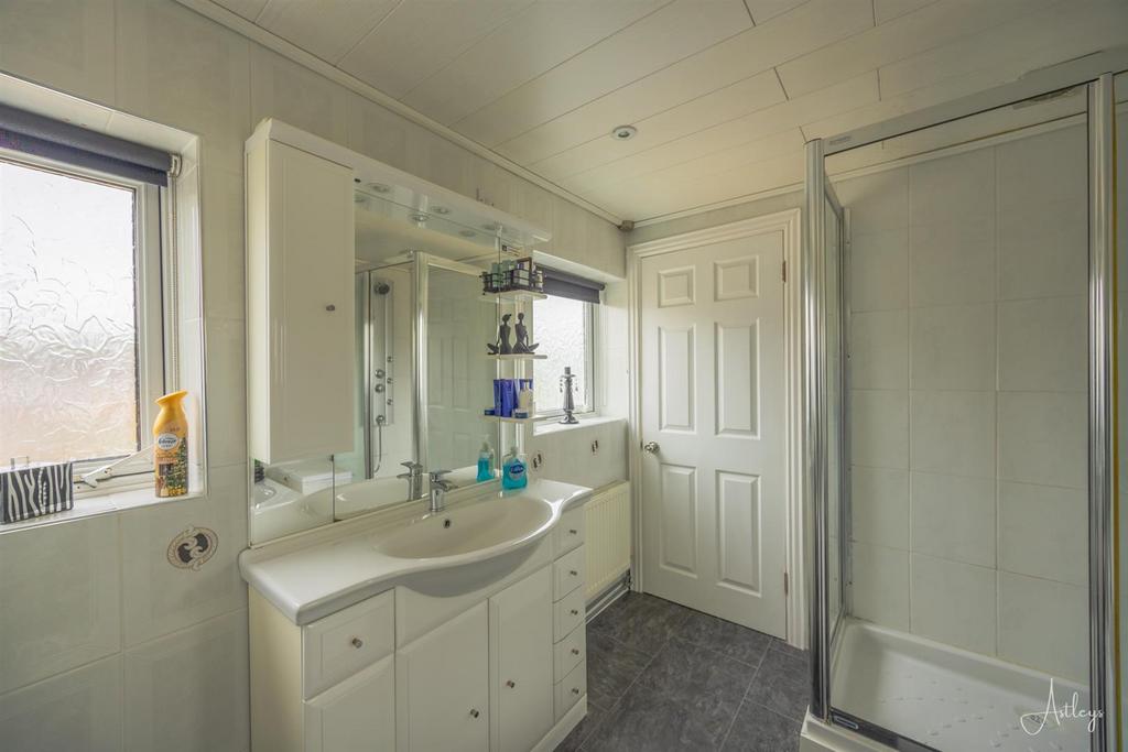 Bathroom/w.c.