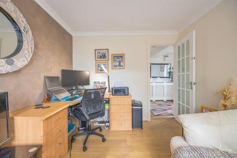 49 Falcon Drive, Neath, SA11 3SG