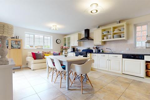 5 bedroom detached house for sale, Harlow Crescent, Oxley Park, Milton Keynes