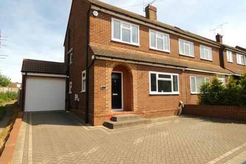 3 bedroom house to rent, Osney Way, Gravesend