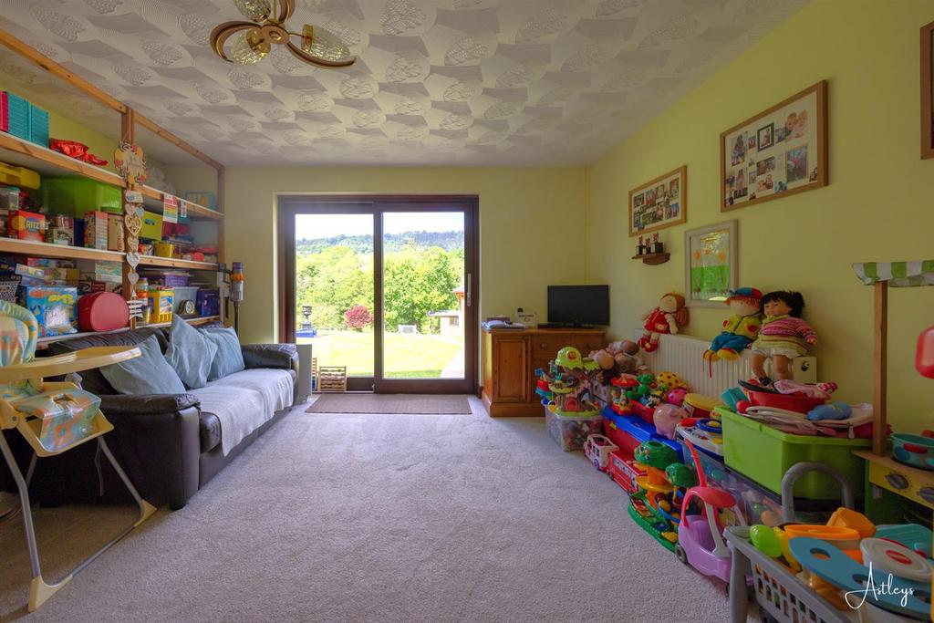 Second reception room/playroom