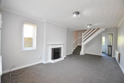 8 Higgins Walk, Hampton, TW12 3XW