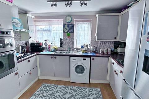 3 bedroom semi-detached house for sale, Newick Road, Eastbourne BN20