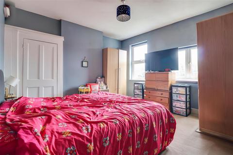 2 bedroom flat for sale, Cotswold Road, Westcliff-on-Sea SS0