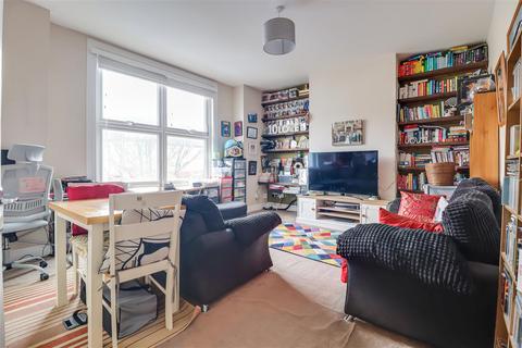 2 bedroom flat for sale, Cotswold Road, Westcliff-on-Sea SS0