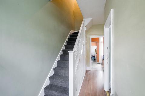 10 Mount Avenue, London, E4 6SY