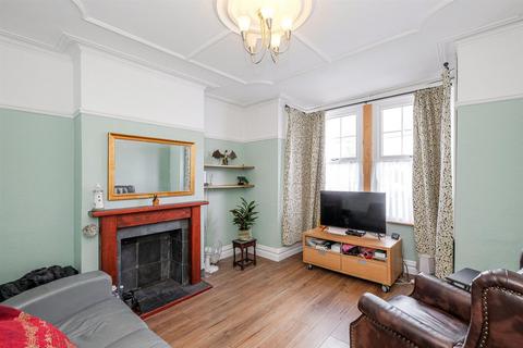 10 Mount Avenue, London, E4 6SY
