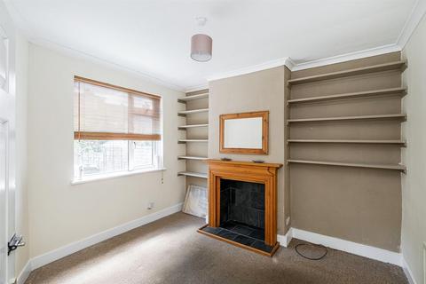 10 Mount Avenue, London, E4 6SY