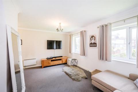 2 bedroom maisonette to rent, Cascade Road, Buckhurst Hill