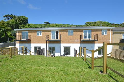 2 bedroom ground floor flat for sale, PRIVATE GARDEN * BONCHURCH