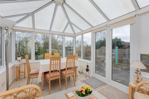 2 bedroom bungalow for sale, Northfield Road, Maidenhead