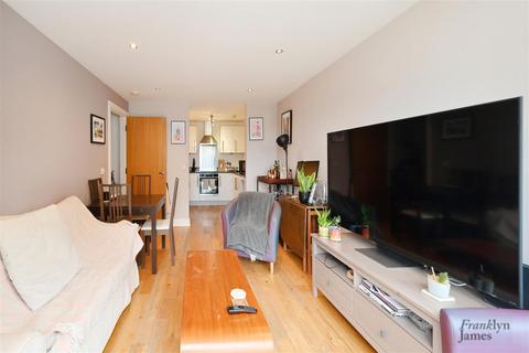 2 bedroom flat for sale, Spa Road, London, SE16