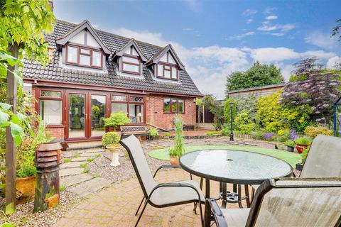 3 bedroom detached house for sale, St. James Court, Sandiacre NG10