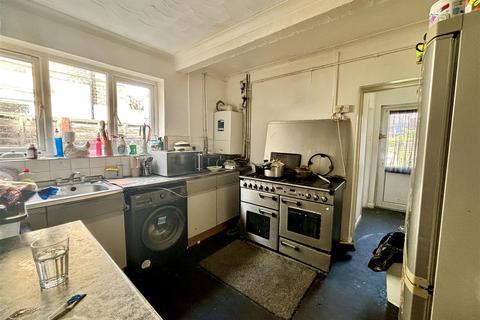 4 bedroom terraced house for sale, Ashburnham Road, Southend-On-Sea