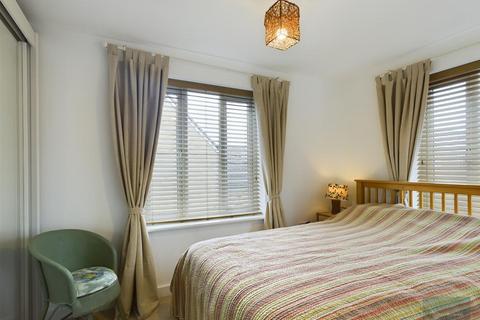 2 bedroom flat for sale, Finch Court, Trowbridge BA14