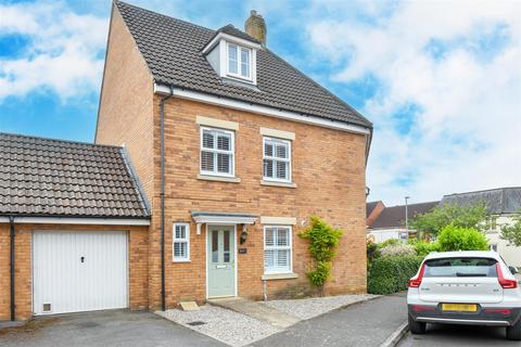 1 Maunders Drive, Staverton, Trowbridge, BA14 8UD
