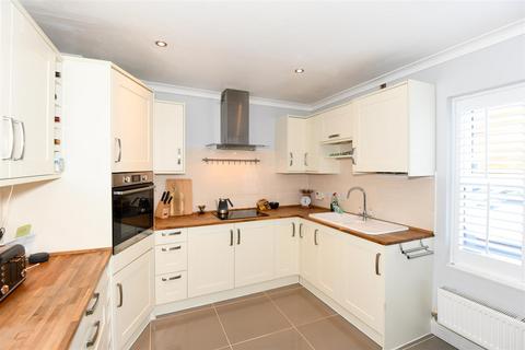 1 Maunders Drive, Staverton, Trowbridge, BA14 8UD