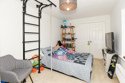 1 Maunders Drive, Staverton, Trowbridge, BA14 8UD