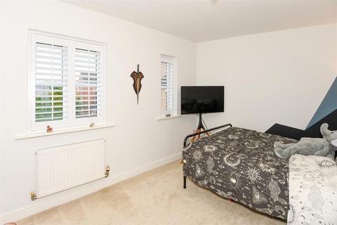 1 Maunders Drive, Staverton, Trowbridge, BA14 8UD