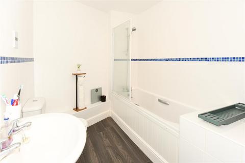 1 Maunders Drive, Staverton, Trowbridge, BA14 8UD