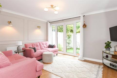 3 bedroom semi-detached house for sale, Chantry Gardens, Southwick