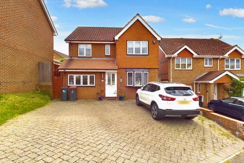 4 bedroom detached house to rent, Casher Road, Maidenbower RH10
