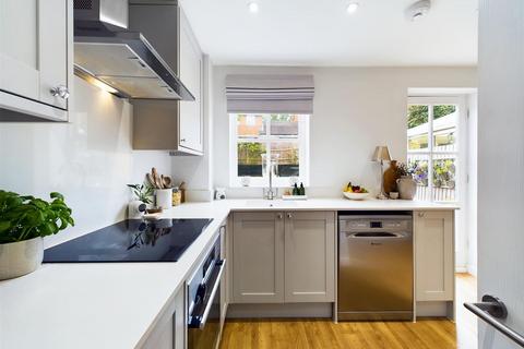 9 Bennett Close, Maidenbower, Crawley, RH10 7HW