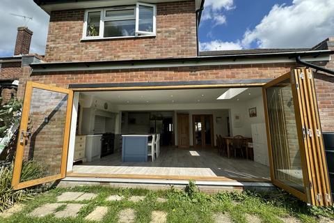 4 bedroom semi-detached house for sale, Brookhill Road, Crawley