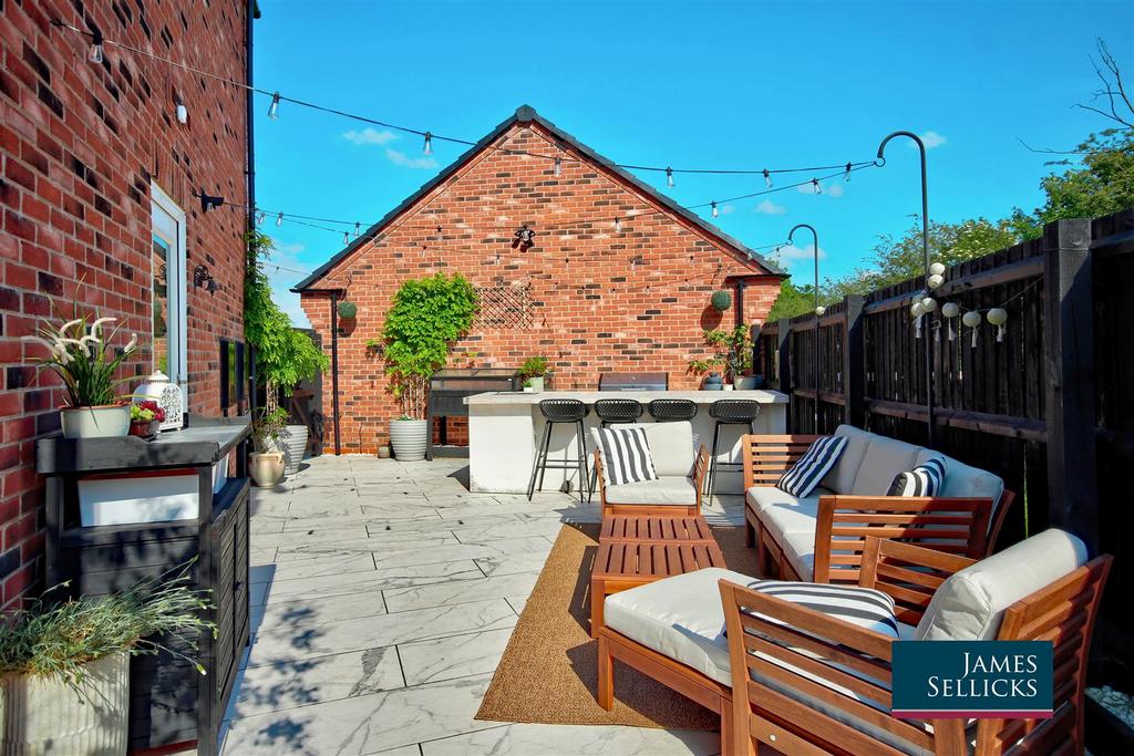 Outdoor kitchen