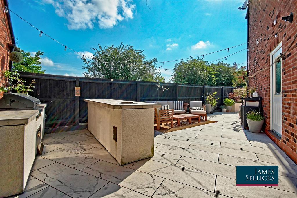 045 outdoor kitchen dining terrace.jpg