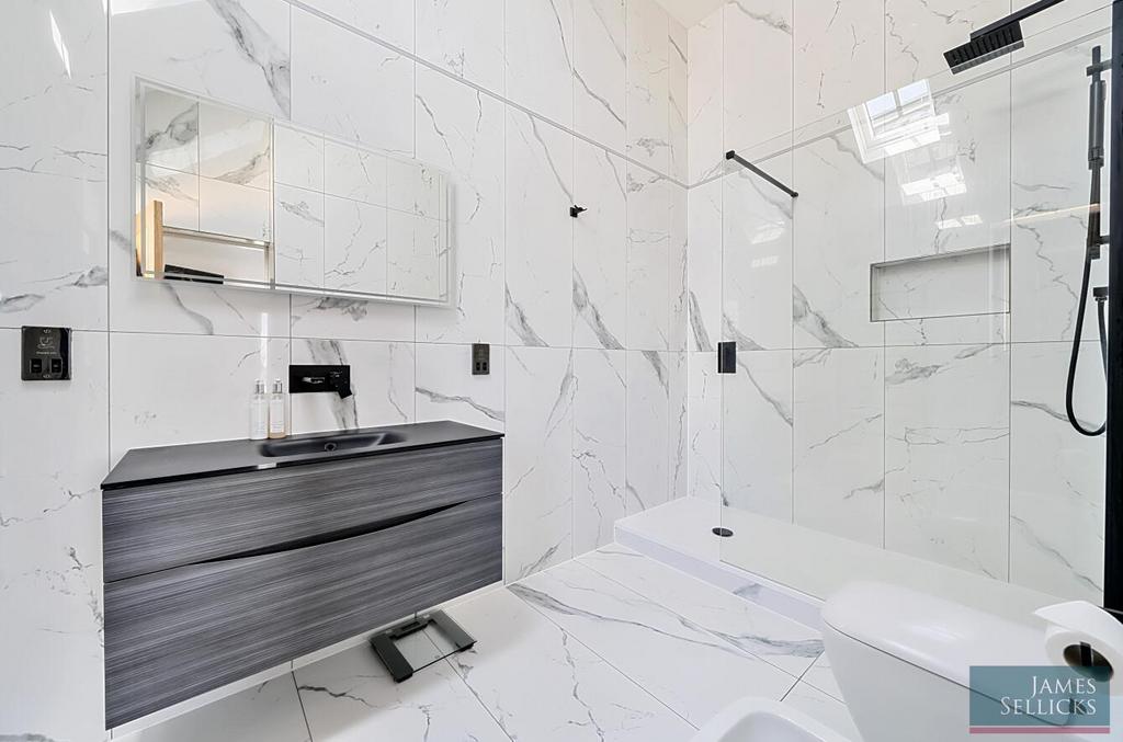 Master Ensuite