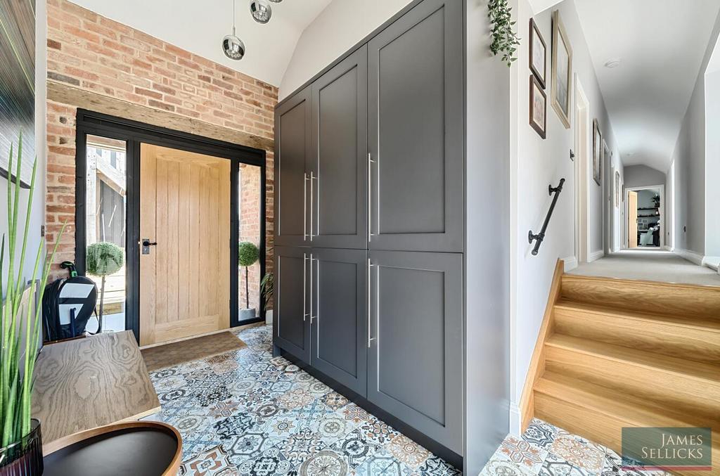 Rear lobby/boot room area