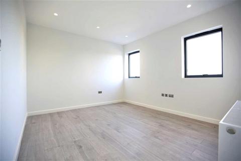 3 bedroom flat for sale, Cumberland Road, Plaistow