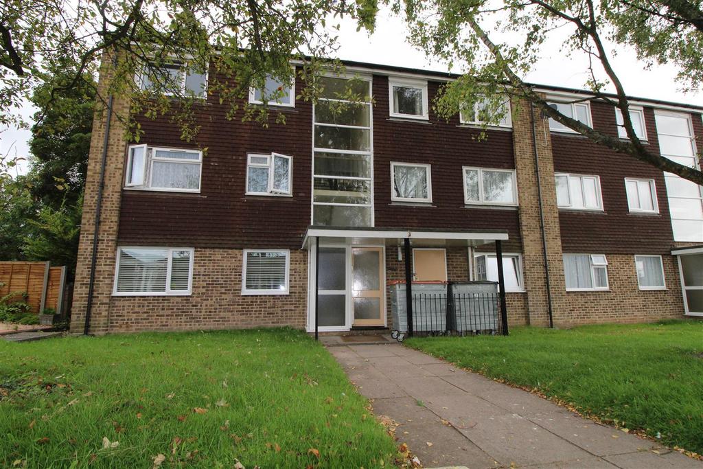 Linden Close, DUNSTABLE 2 bed flat to rent £975 pcm (£225 pw)