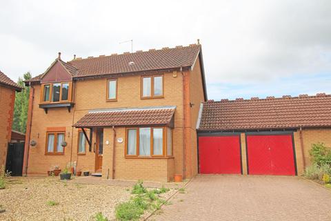 4 bedroom detached house for sale, Rothwell Way, Peterborough PE2