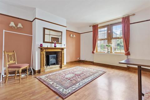 2 bedroom end of terrace house for sale, Ashtofts Mount, Leeds LS20