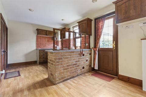 2 bedroom end of terrace house for sale, Ashtofts Mount, Leeds LS20