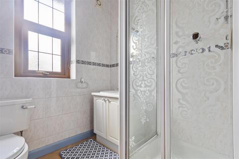 41 Ashtofts Mount, Guiseley, Leeds, LS20 9DB