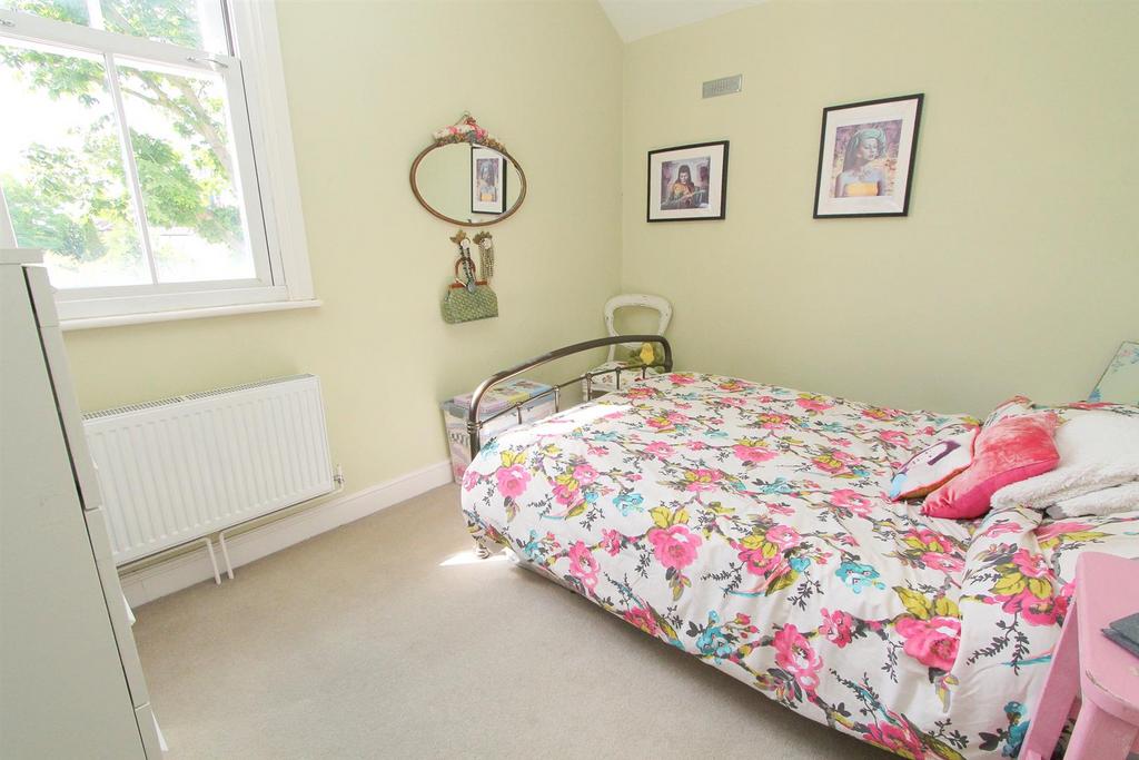 Bed 3.jpg