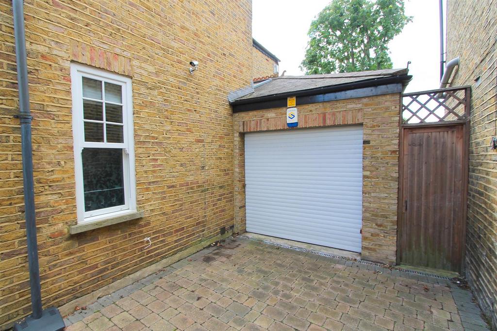Garage.jpg