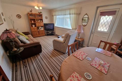 3 bedroom end of terrace house for sale, Amethyst Close, Gorleston