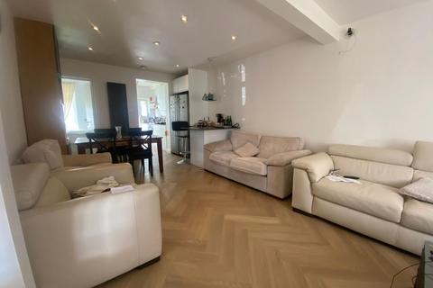 4 bedroom house for sale, Mostyn Road, Edgware