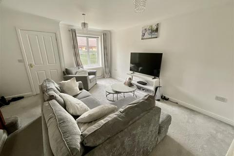 3 bedroom house to rent, Cherry Tree Avenue, Scarborough