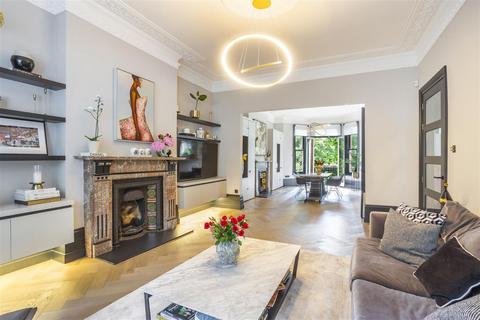 4 bedroom flat for sale, Garden Maisonette, Netherhall Gardens, Hampstead, NW3