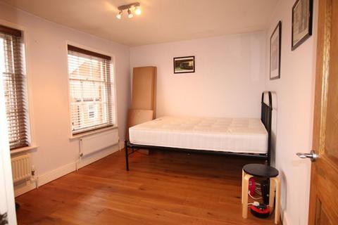 2 bedroom maisonette to rent, Pottergate, Norwich